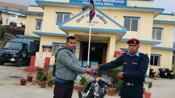 काठमाडौंबाट हराएको मोटरसाइकल दोलखामा फेला