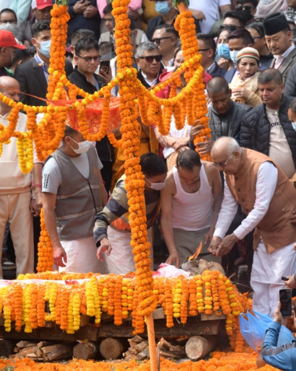 पूर्वप्रधानमन्त्री ओलीका पिता मोहनप्रसादको पशुपतिमा अन्त्येष्टि