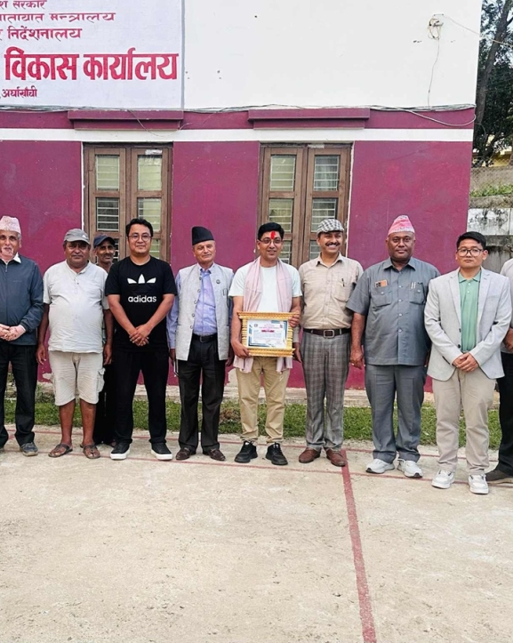 समय अगावै काम सम्पन्न गर्ने युवा व्यवसायी खनाल सम्मानित