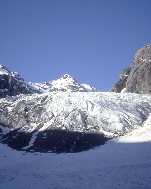 इटालीको भेन्टिना हिमनदी तीव्ररूपमा पग्लिँदै, अब टाढाबाट मात्र निगरानी सम्भव
