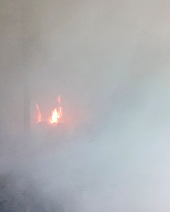 लम्कीमा जुत्ताचप्पलको गोदाममा आगलागी हुँदा ७० लाख बढीको क्षति