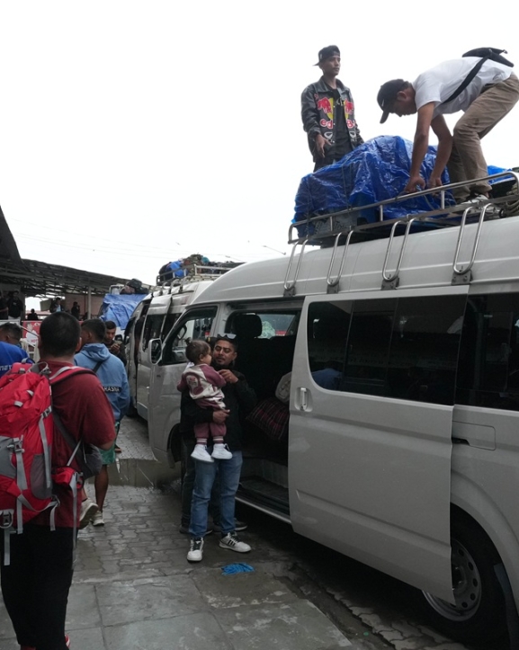 घटस्थापनापछि एक लाख ३८ हजार यात्रुले काठमाडौं छाडे