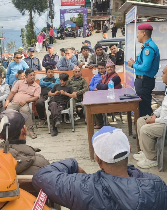 चरिकोटमा यात्रु सहायता कक्ष