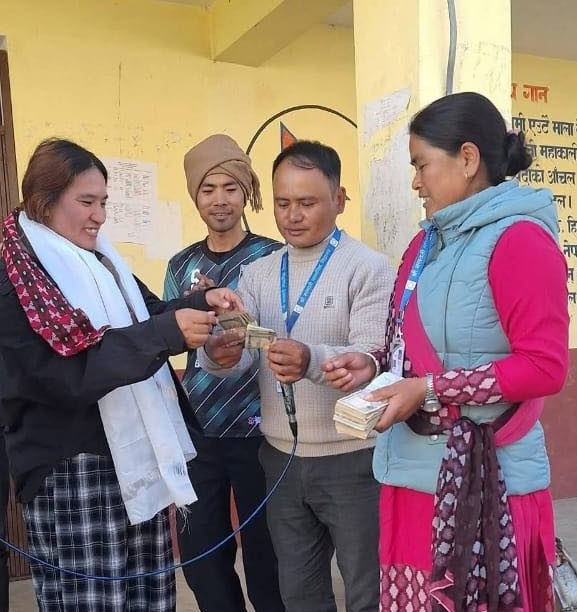 विद्यालयलाई डिजिटल शैक्षिक सामग्री खरिदका लागि सहयोग