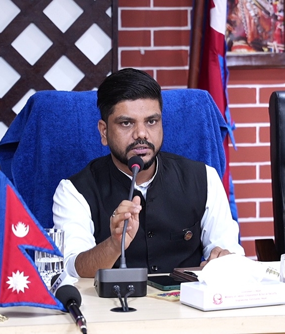 'फ्रि भिसा फ्रि टिकट' शब्द नै गलत हो, वैज्ञानिक तरिकाले सेवाशुल्क तोक्छौं : मन्त्री यादव
