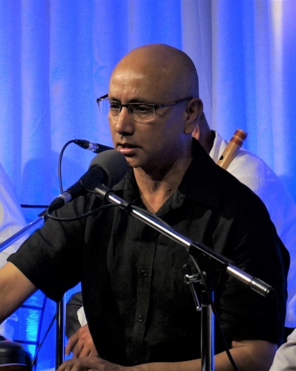 पलेँटीमा गुञ्जिँदै आभास