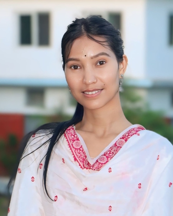 कविता : दाइ परदेशिएको दिन