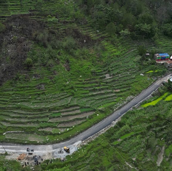 कालोपत्र भएपछि सहज बन्दै बेनीका सडक