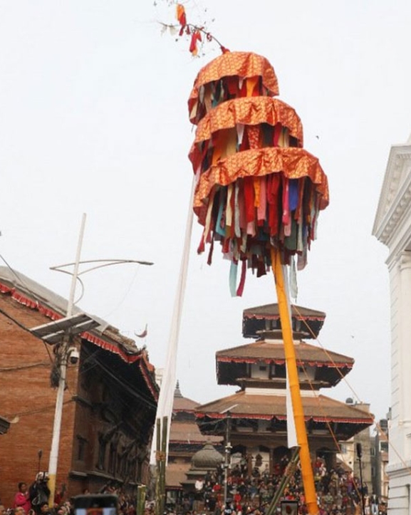 वसन्तपुरमा ठड्याइयो चीर, सुरु भयो होली 