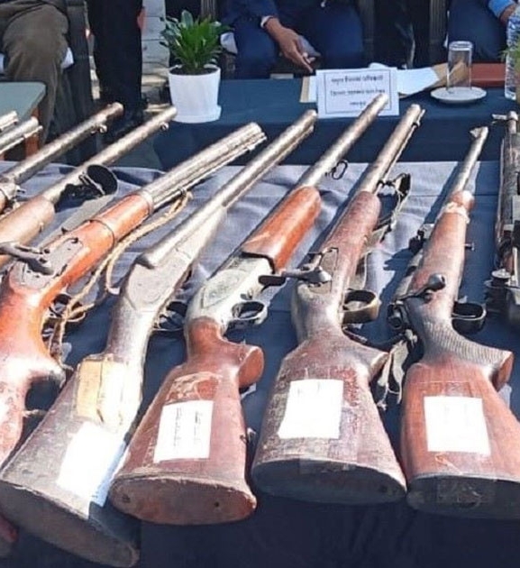 निर्वाचन सुरक्षाका लागि लमजुङमा ६९ थान इजाजतप्राप्त हतियार संकलन