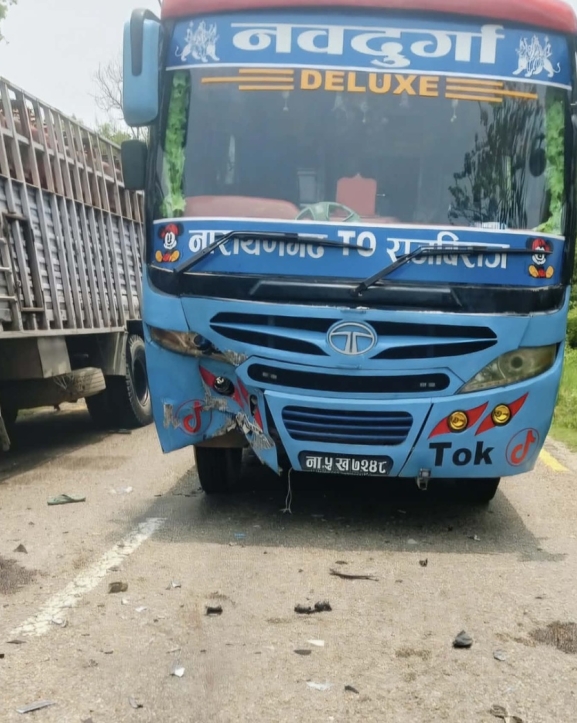 ​रौतहटको चन्द्रपुरमा बसको ठक्करबाट मोटरसाइकल चालकको मृत्यु