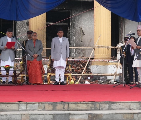 नवनियुक्त तीन मन्त्रीले लिए शपथ