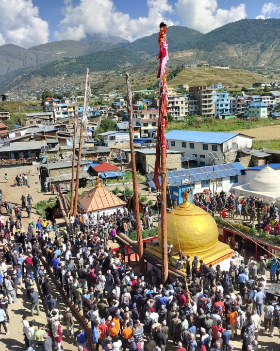 जुम्लाको चन्दननाथ र भैरवनाथ मन्दिरमा लिंगो ठड्याएर दशैं शुरु