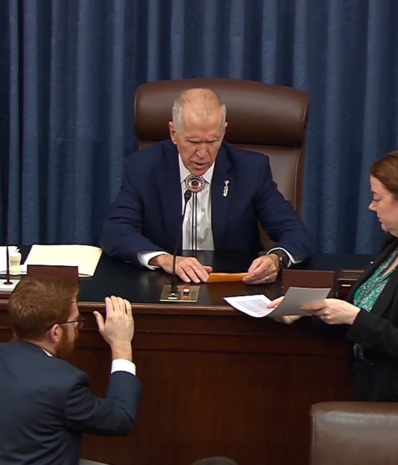 अमेरिकी सिनेटद्वारा ९०१ अर्ब डलरको रक्षा नीति विधेयक पारित