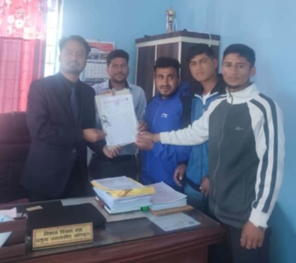 नेविसंघ बाँफिकोटद्वारा गाउँपालिकालाई ज्ञापनपत्र पेश