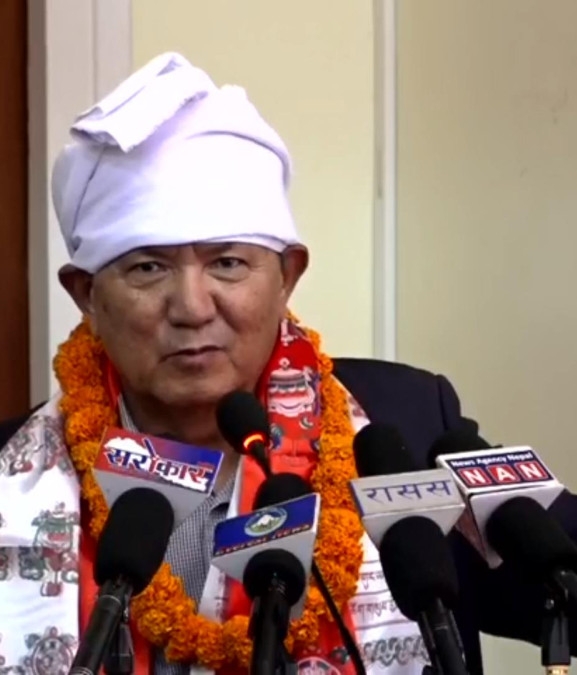 अहिले राज्यको विरुद्धमा विद्रोह गर्ने समय होइनः सञ्चारमन्त्री गुरुङ