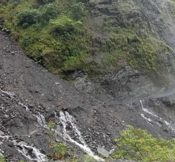 बेनी–दरवाङ सडक अवरुद्ध