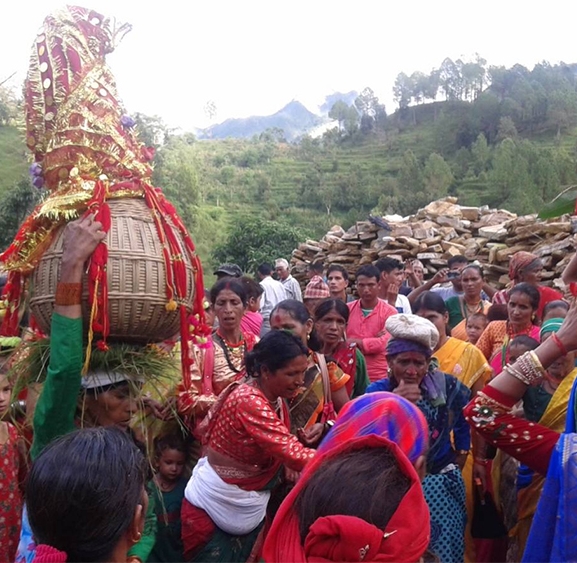 डडेल्धुरामा गौराको रौनक