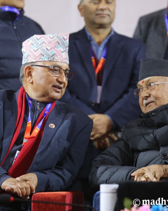 मतदानअघि सँगै देखिए ओली र पोखरेल (तस्बिरहरू)