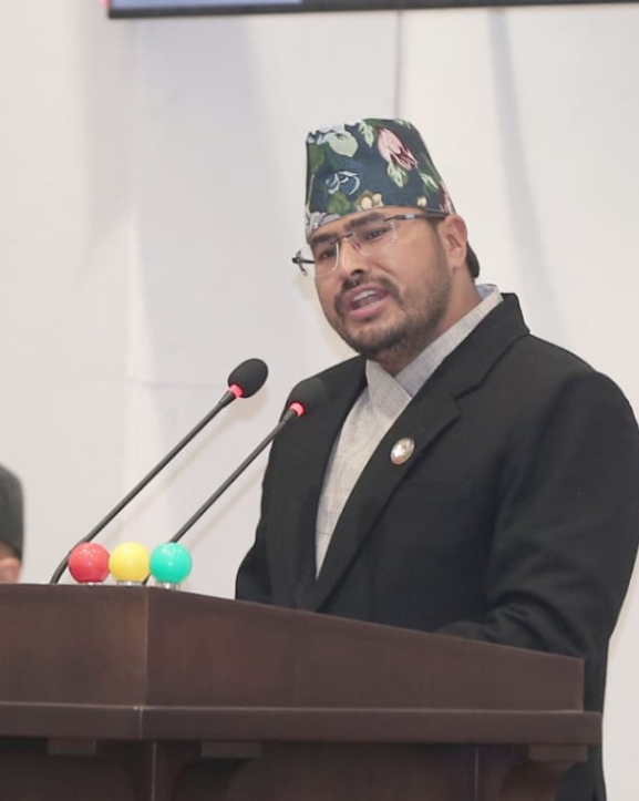 नेतृत्व विवादप्रति राप्रपाभित्र असन्तुष्टि,  ज्ञानेन्द्र शाहीले उठाए प्रश्न