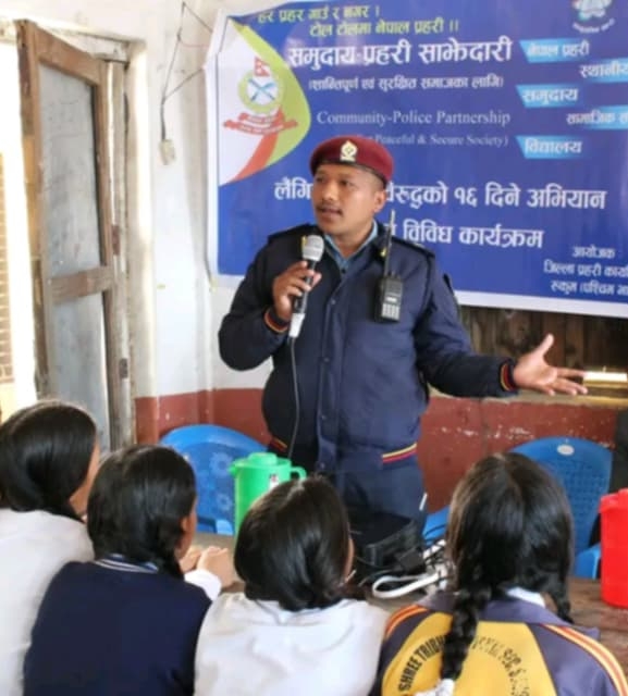 रुकुम पश्चिममा प्रहरीद्वारा सचेतना कार्यक्रम