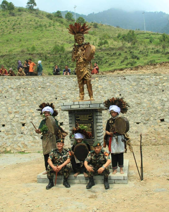 नेपाली सेनाद्वारा लुकुममा झाँक्रीको काल्पनिक स्तम्भ निर्माण