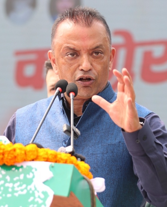 गगनको आह्वान- ‘सामाजिक सञ्जालमा नअल्झिनु, घर–घर पुगेर गगन थापा बनेर मत माग्नुस्’