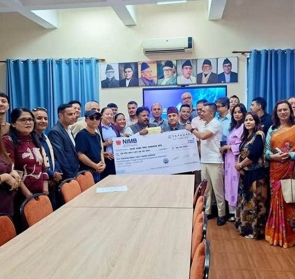 बाढीपीडितका लागि एसोसिएसनको १० लाख ११ हजार सहयोग