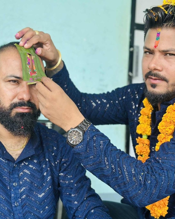 दाजुभाइले एकापसमा लगाए भाइटीका