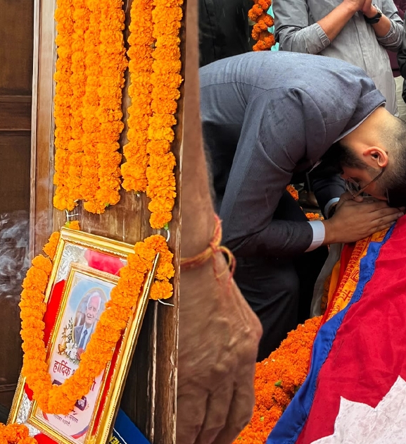 केयूका संस्थापक उपकुलपति शर्माको राजकीय सम्मानका साथ अन्त्येष्टि