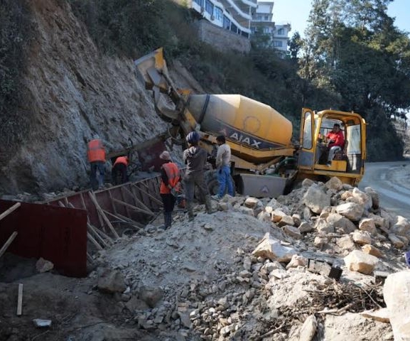 धुलिखेल–खावा सडकको काम धमाधम, समयअगावै सक्ने लक्ष्य (तस्बिरहरू)