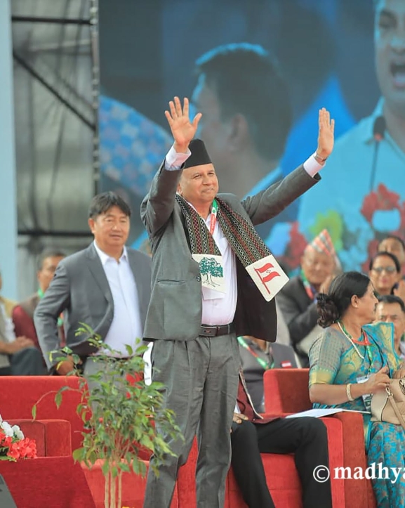 शंकर पोखरेलले गरे गगन थापाको प्रशंसा