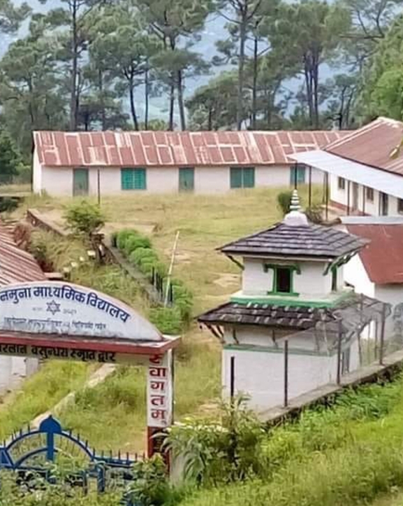 पर्वतका ३१ विद्यालय विद्यार्थीविहीन, रित्ता विद्यालय रुँग्दै शिक्षक