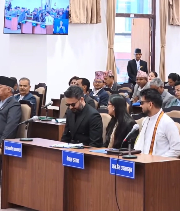 प्रधानमन्त्री शाह संसद् बैठकमा सहभागी