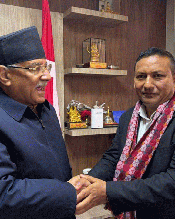 डा. मित्र परियार नेपाली कम्युनिष्ट पार्टीमा प्रवेश