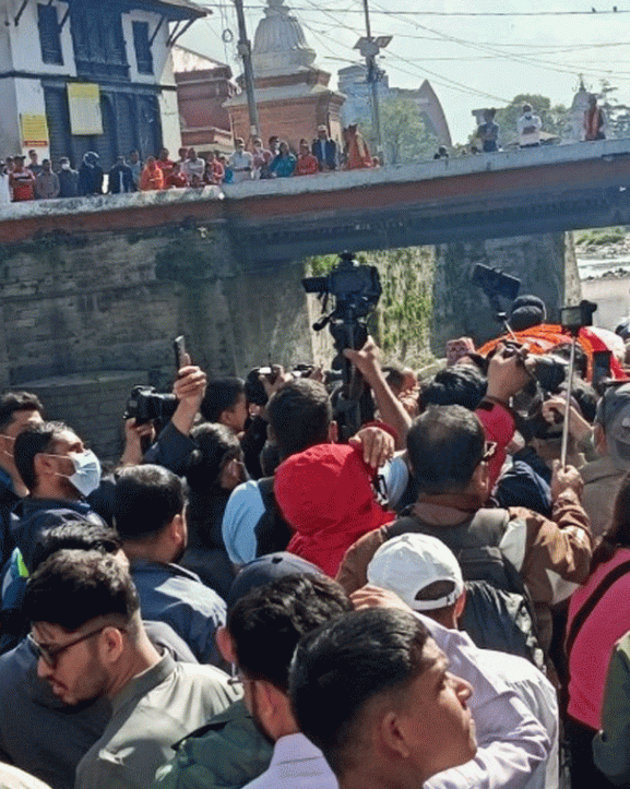 गायिका नितु पौडेलको पशुपति आर्यघाटमा अन्त्येष्टि