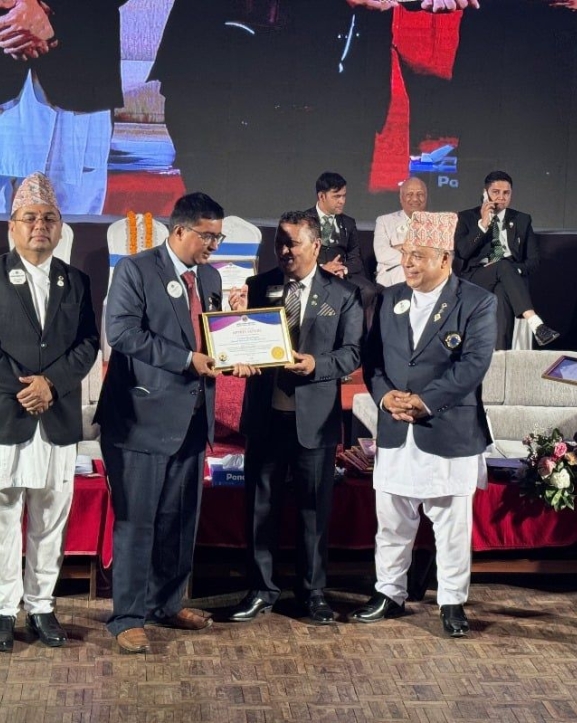 पत्रकार न्यौपाने सम्मानित