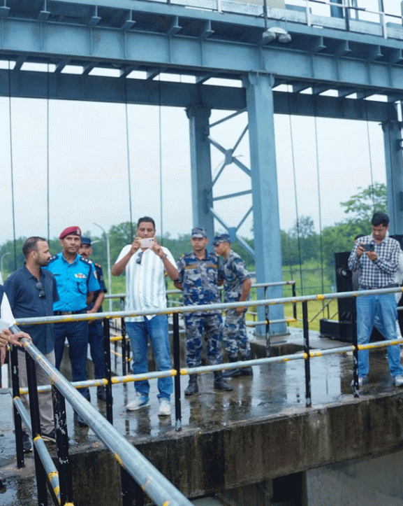 मन्त्री खड्काद्वारा महाकाली सिँचाइ आयोजनाको नहर अवलोकन