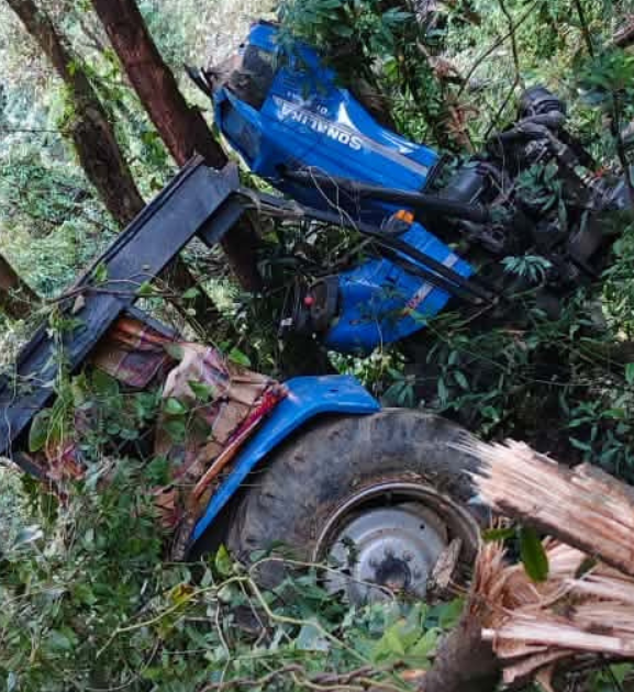 पूर्वी रूकुममा ट्याक्टर दुर्घटना