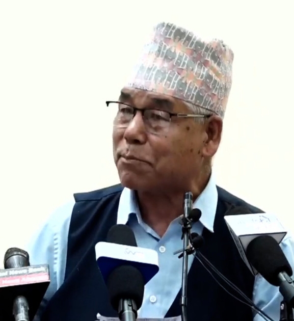 सहकारी बैंकिङ र घरजग्गामै केन्द्रित हुँदा समस्या आयो : देव गुरुङ