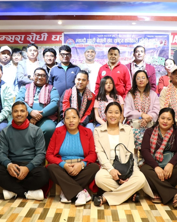 वडाध्यक्ष बानिया र व्यवसायी जिसी मोना कतारमार्फत सम्मानित