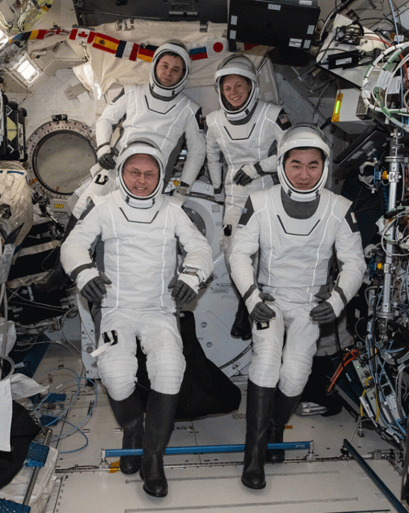 नासाको पहिलो मेडिकल निकासीमा चार अन्तरिक्ष यात्री पृथ्वी फर्कँदै