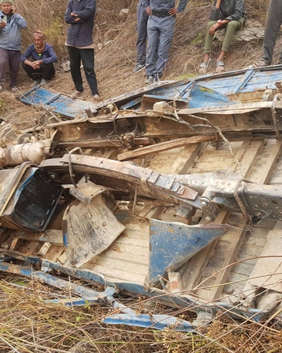 निर्वाचन सामग्री बोकेको गाडी रामेछापमा दुर्घटना, एक जना प्रहरीको मृत्यु