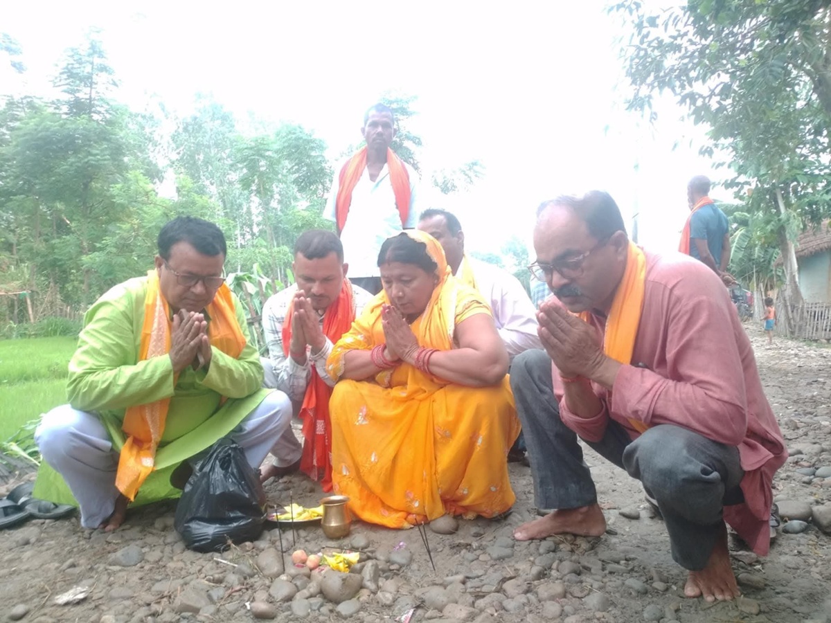 देवाही गोनाही–४ मा सडक ढलान र ग्राभेल कार्य सुरु