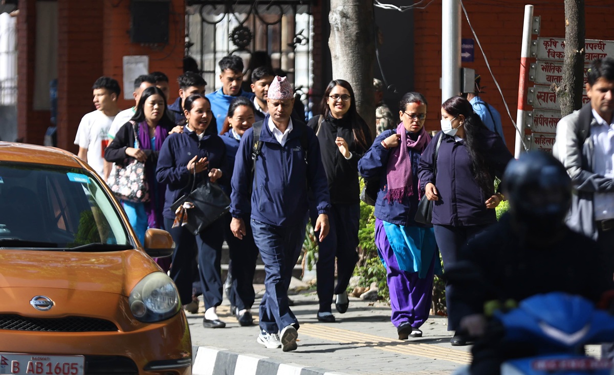कार्यालय समय फेरिँदा कतै सहज, कतै अस्तव्यस्त