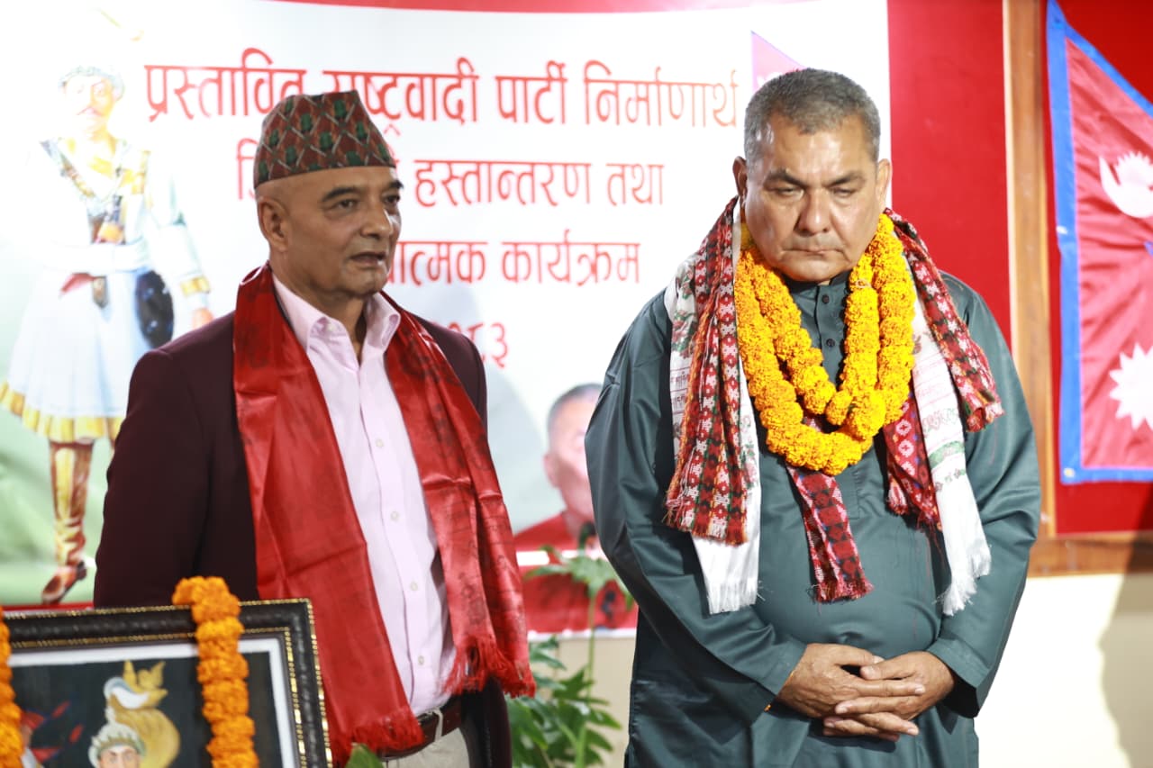धवलसँगै बसेर दुर्गा प्रसाईंको आरोप- राप्रपा राजा र धर्म साट्ने पार्टी भयो