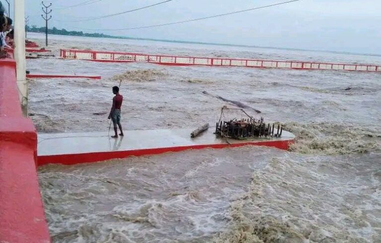 कोसी ब्यारेजका सबै ढोका खोलिए, सतर्क रहन आग्रह
