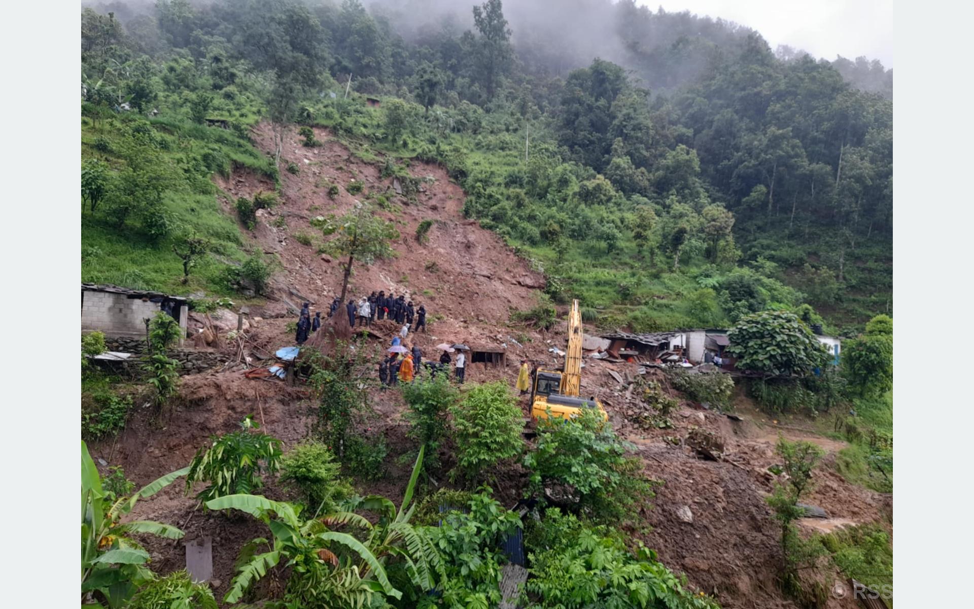 पहिरोले पुरिएका तीनै जनाको शव भेटियो