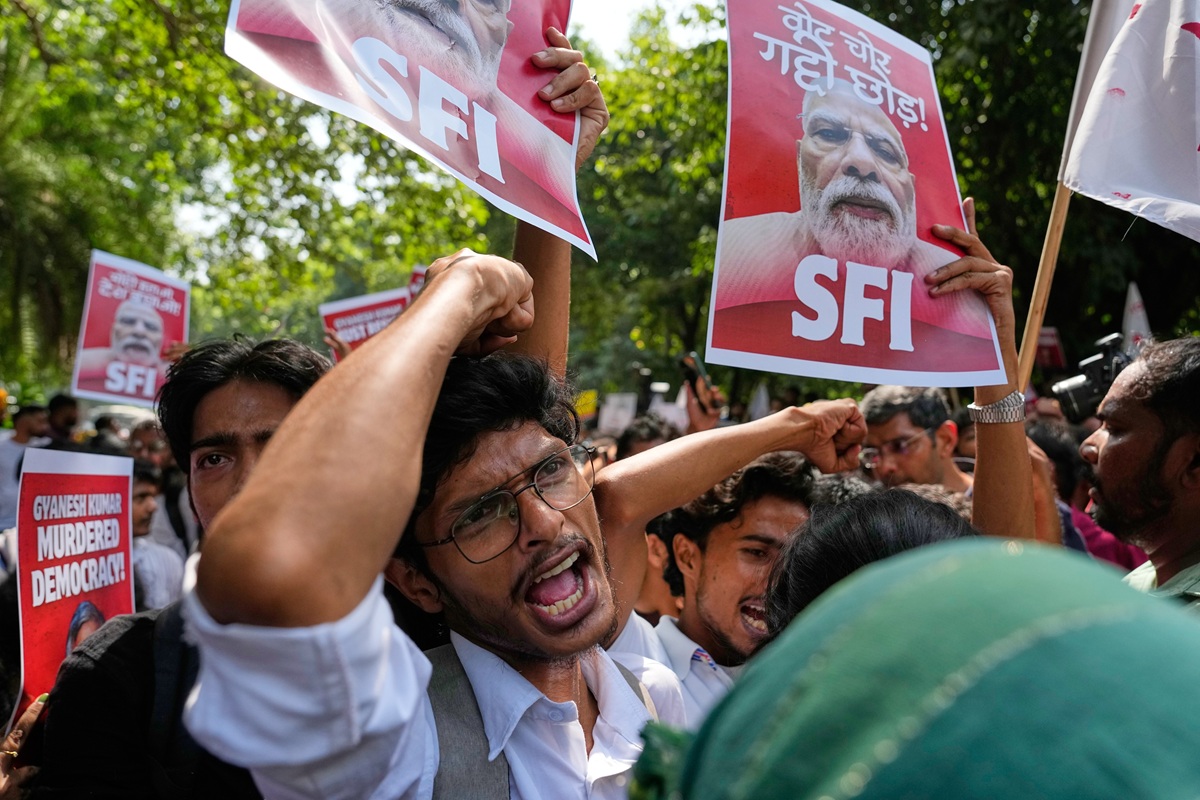 भारतमा मुख्य निर्वाचन आयुक्तको राजीनामा माग्दै प्रदर्शन, ७ सयभन्दा बढी पक्राउ
