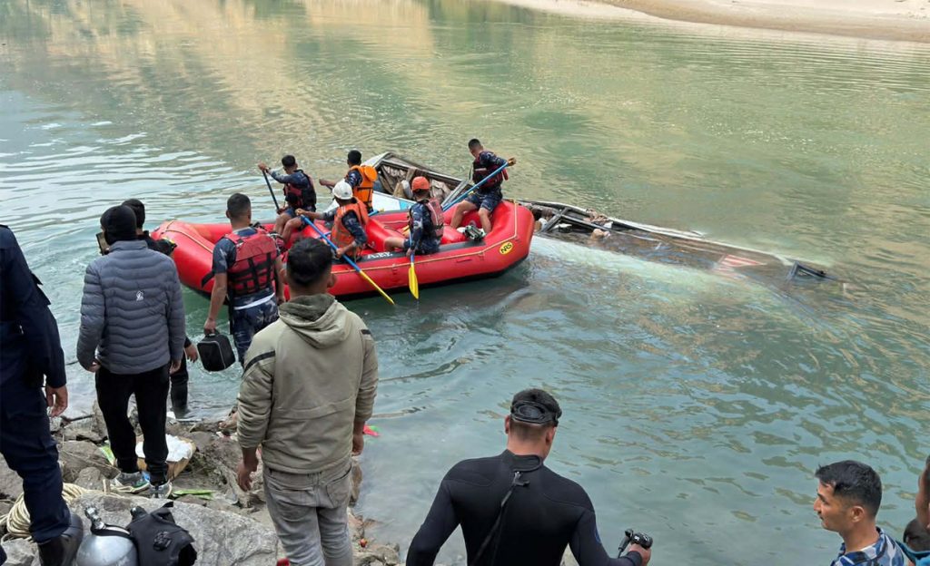 रामेछापमा बस दुर्घटना अपडेट : ९ जनाको मृत्यु